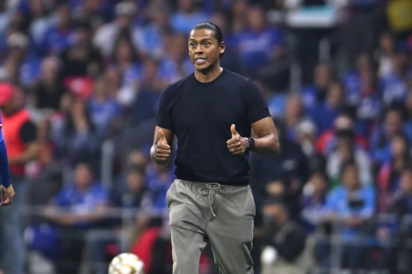 Directiva de Cruz Azul condiciona continuidad de Joel Huiqui a ganar el título