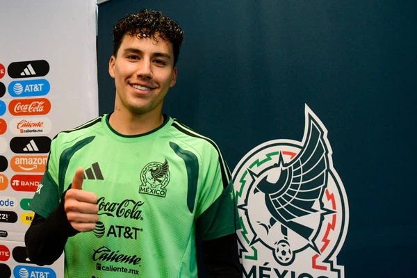Jorge Sánchez ignora los abucheos contra él en el Tri: Trato de no escucharlos
