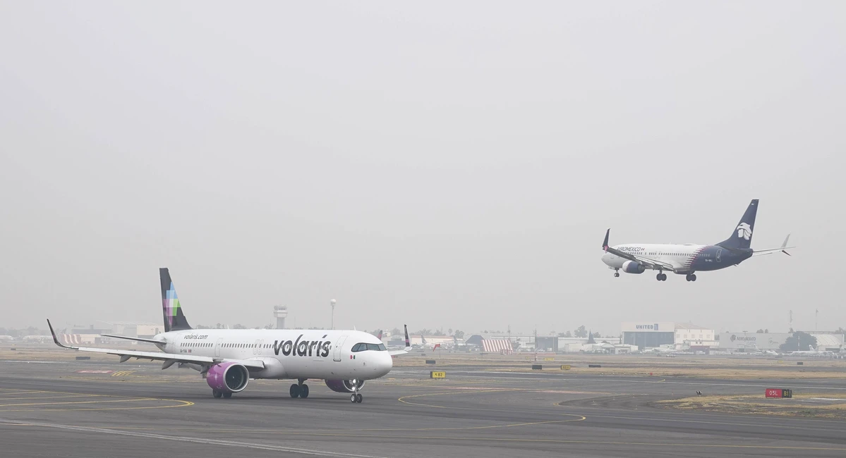 Emplazan a huelga los controladores de tránsito aéreo en México Sindicato Nacional de Controladores presenta emplazamiento a huelga.