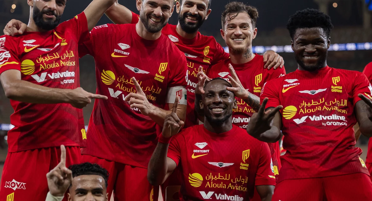 ¡Julián Quiñones, campeón de goleo en Arabia! Metió Hat-Trick y alcanzó las 33 anotaciones El delantero mexicano anotó tres goles para coronarse en Arabia Saudita