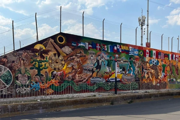 Artistas buscan romper R&eacute;cord Guinness con mural m&aacute;s grande del mundo hecho con pincel
