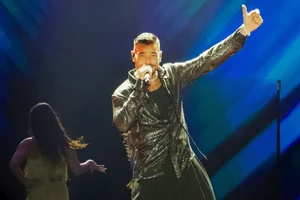 Ricky Martin detiene concierto tras ataque con gas lacrim&oacute;geno en Montenegro