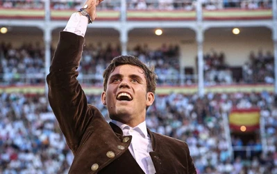El oficio sostiene una tarde de escasa bravura en Las Ventas