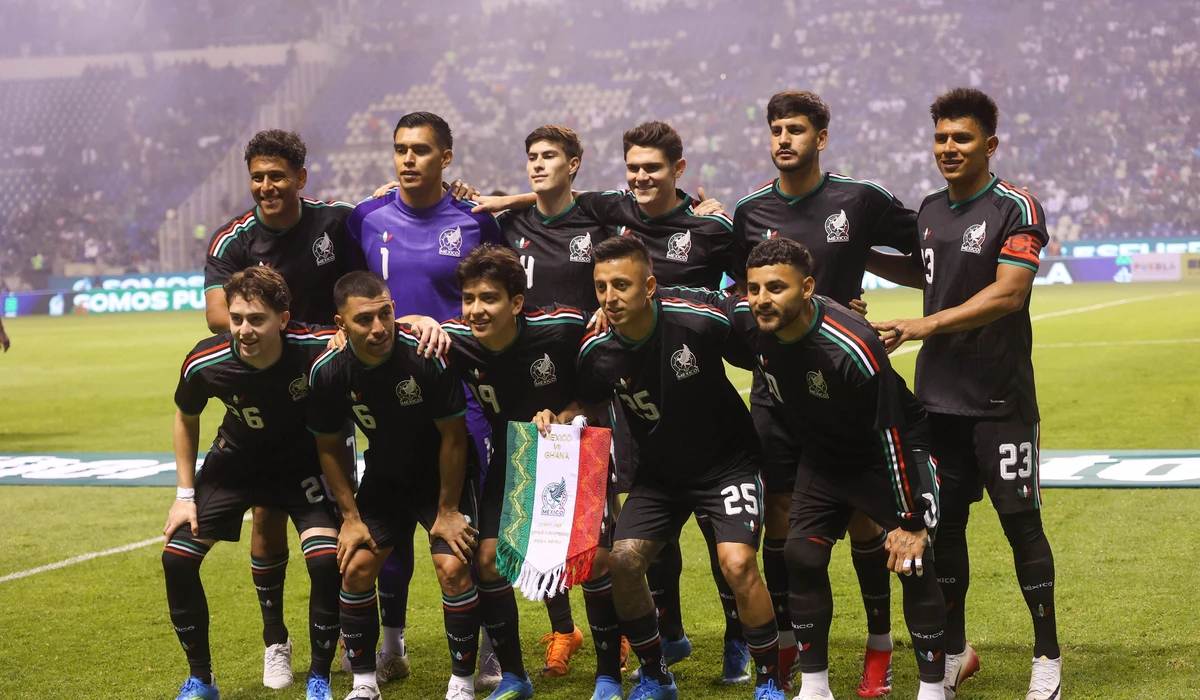 M&eacute;xico derrot&oacute; sin problemas a un d&eacute;bil Ghana; Memote Mart&iacute;nez clav&oacute; golazo