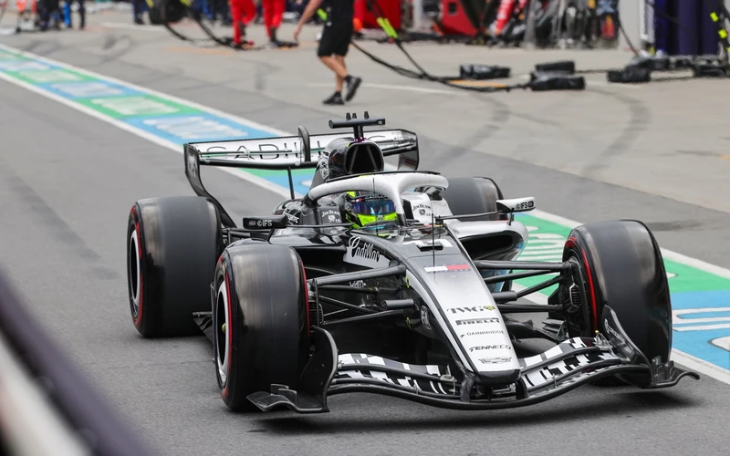 Checo P&eacute;rez y el progreso a dos velocidades de Cadillac: "Estoy muy contento con mi rendimiento pero impaciente"