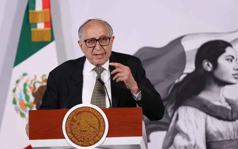 M&eacute;xico blinda aeropuertos por &eacute;bola ante presi&oacute;n del Mundial 2026