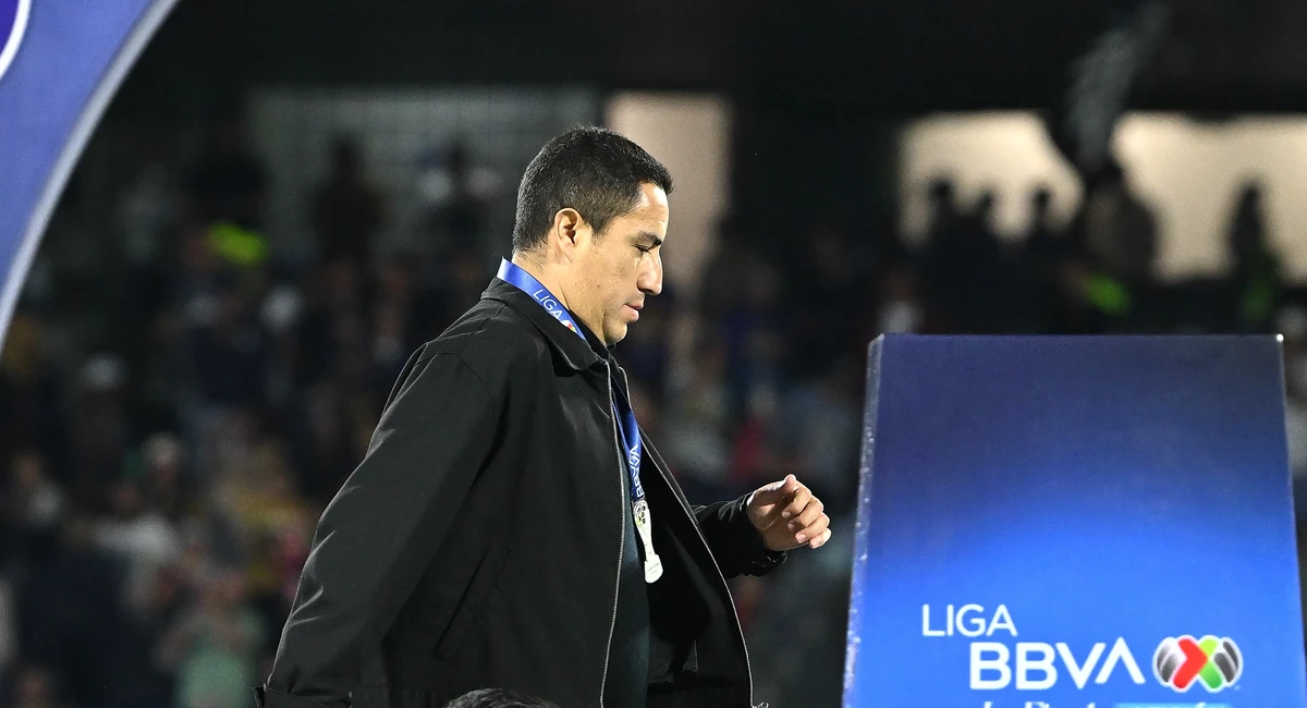 Efraín Juárez deja a los Pumas tras perder la final ante Cruz Azul Foto: Mexsport