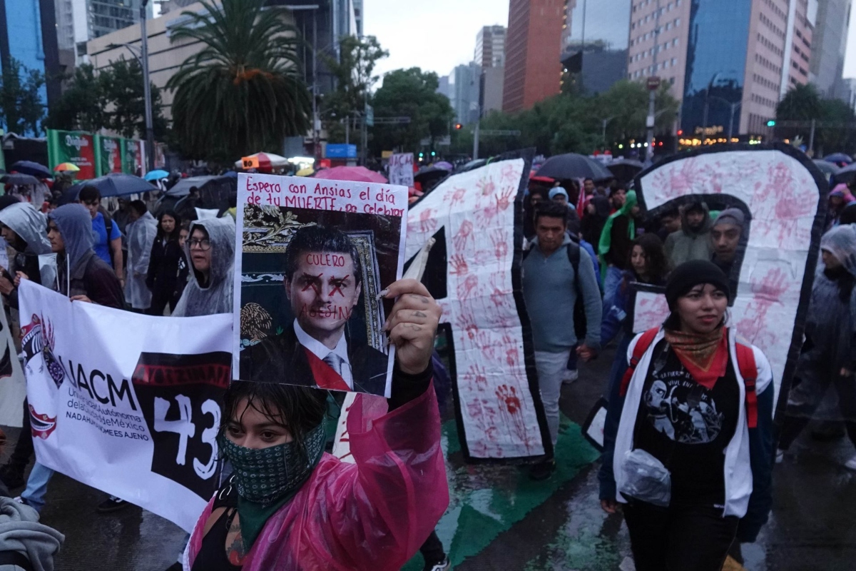 Marchas en la CDMX HOY: Zona centro recibe a manifestantes de los 43 y a la CNTE