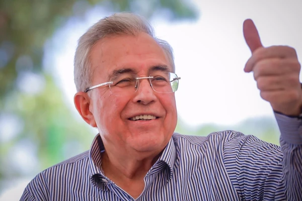 Rubén Rocha Moya comparece ante la FGR en Sinaloa