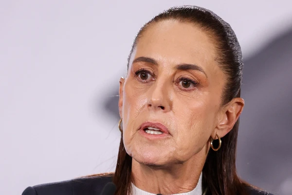 Defiende Sheinbaum su llamado a no ver TV Azteca y niega censura