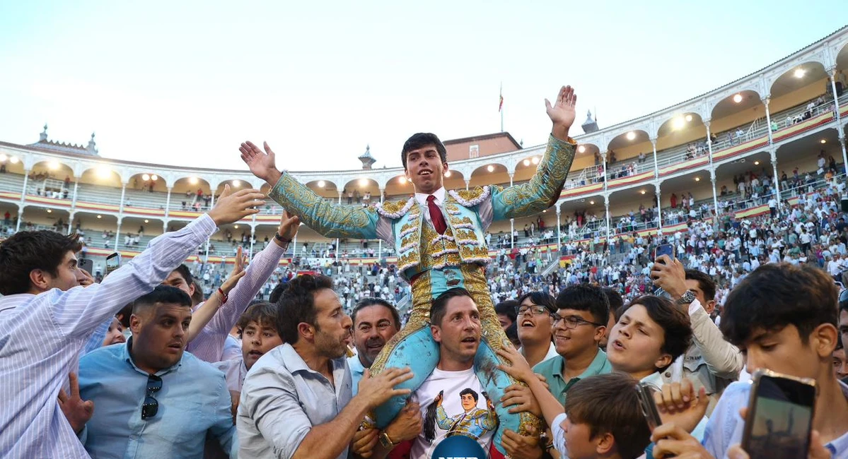 Un gran Conde de Mayalde impulsa a Julio Méndez hacia la Puerta Grande Un gran Conde de Mayalde impulsa a Julio Méndez hacia la Puerta Grande