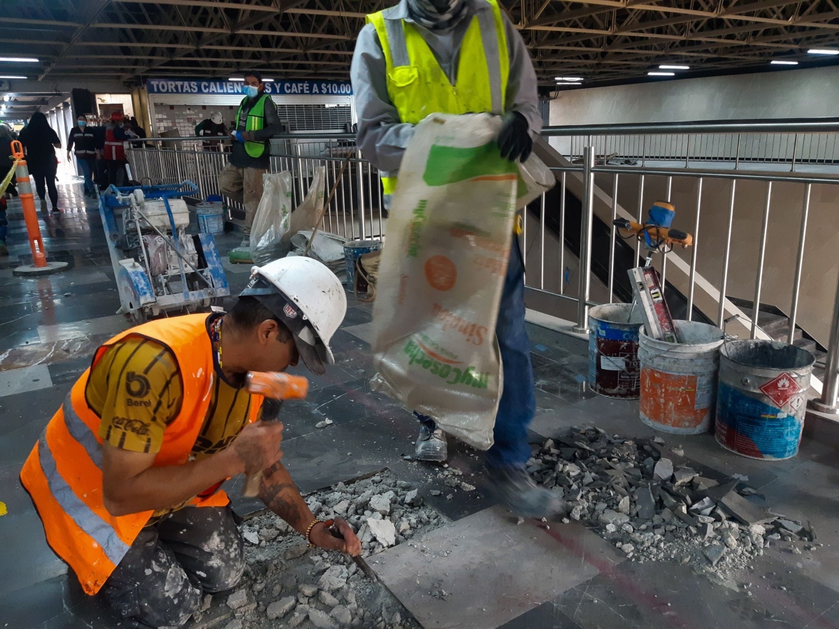 Línea 2 del Metro sigue en obras a 2 semanas del inicio del Mundial 2026 METRO CDMX. Trabajadores se esfuerzan por terminar a marchas forzadas la remodelación de la Línea 2 a pocos días del Mundial 2026. Foto: Cuartoscuro