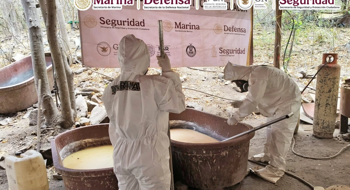 Marina desmantela narcolaboratorios de "Los Mayos" en Sinaloa La Marina resguardo los materiales para evitar que sean reutilizados