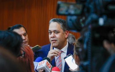 Reportan que Enrique D&iacute;az se habr&iacute;a entregado en EU