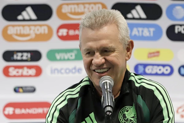 Ya est&aacute; la lista; Javier Aguirre confirma a Vega, sube al Chino y el Tri completa a sus 26
