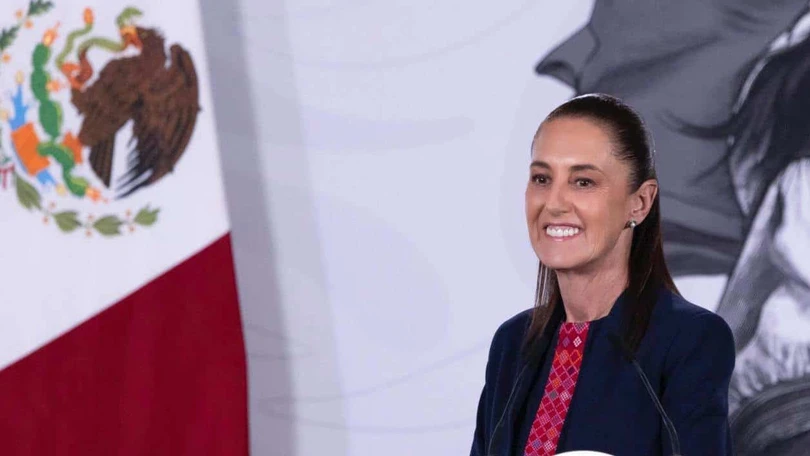 Claudia Sheinbaum asegur&oacute; que contin&uacute;an las negociaciones con la CNTE y anunci&oacute; una consulta nacional al magisterio para definir cambios al sistema USICAMM mientras siguen las protestas docentes. Foto: Presidencia