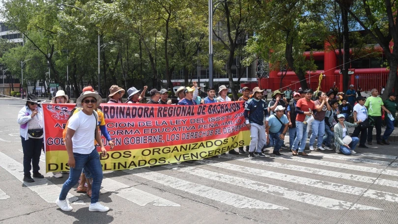 CNTE. Integrantes de la Coordinadora cerraron al menos 2 vialidades importantes en la CDMX: Avenida Paseo de la Reforma y Circuito Interior. Foto: Cuartoscuro