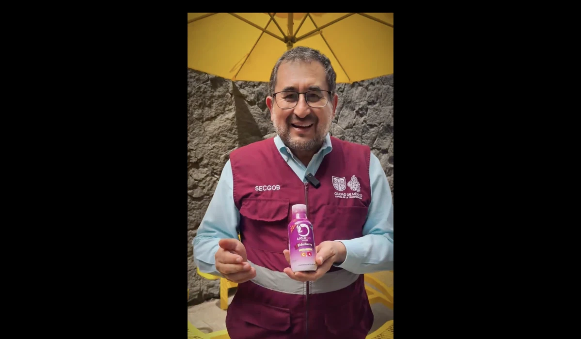 C&eacute;sar Cravioto receta Ajolotius a los que quejan de los cambios en la CDMX