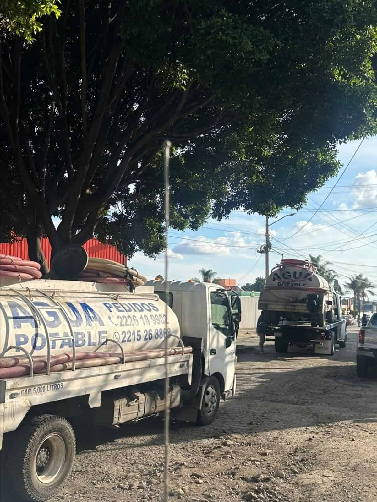 Conagua detecta extracción ilegal de agua en Puebla; recuperan suministro para 35 mil personas Aseguran 10 pipas tras detectar extracción irregular de agua. Conagua.