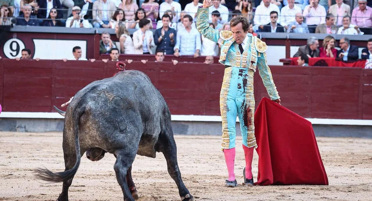 Román o la justicia del tiempo Román o la justicia del tiempo. Manolo Briones.