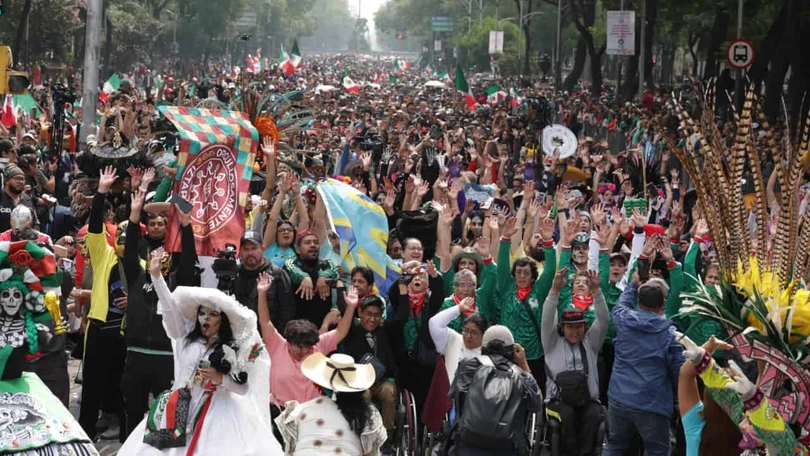 Una ola de apoyo al Tricolor recorre Paseo de la Reforma Los miles de asistentes esperan a que se analice si se rompió el récord. Foto: GCDMX