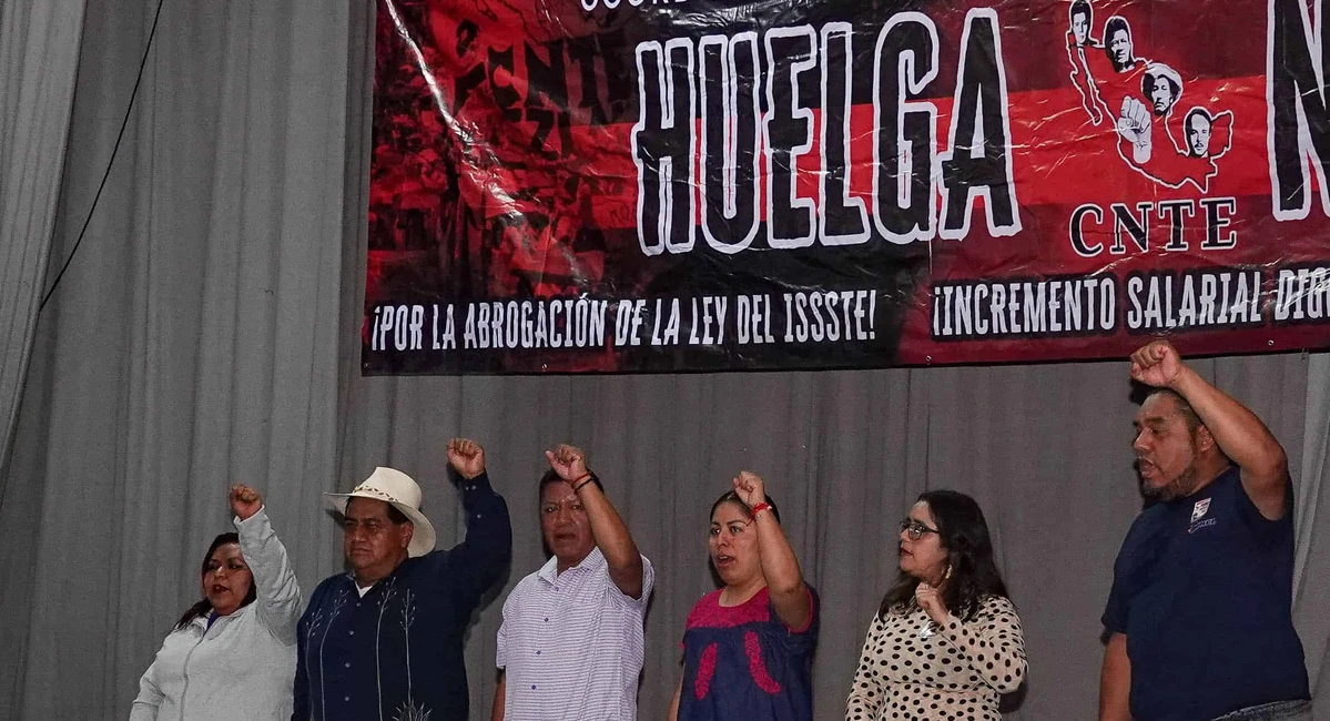 Gobierno de México busca acuerdos con la CNTE antes de que inicie la Copa Mundial de Futbol CNTE y Gobierno México buscan acuerdos. Cuartoscuro.