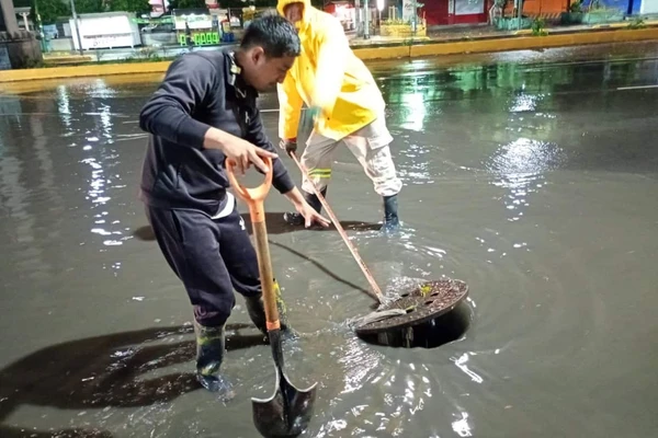 Megafuga en Periférico Oriente deja atrapados a residentes de la Vicente Guerrero