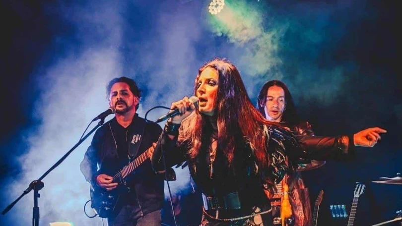 Hilo Negro lanza "Espiral", su nuevo sencillo de ElectroRock Hilo Negro iniciará una nueva etapa musical con el lanzamiento de "Espiral", producido por Oz De León.
