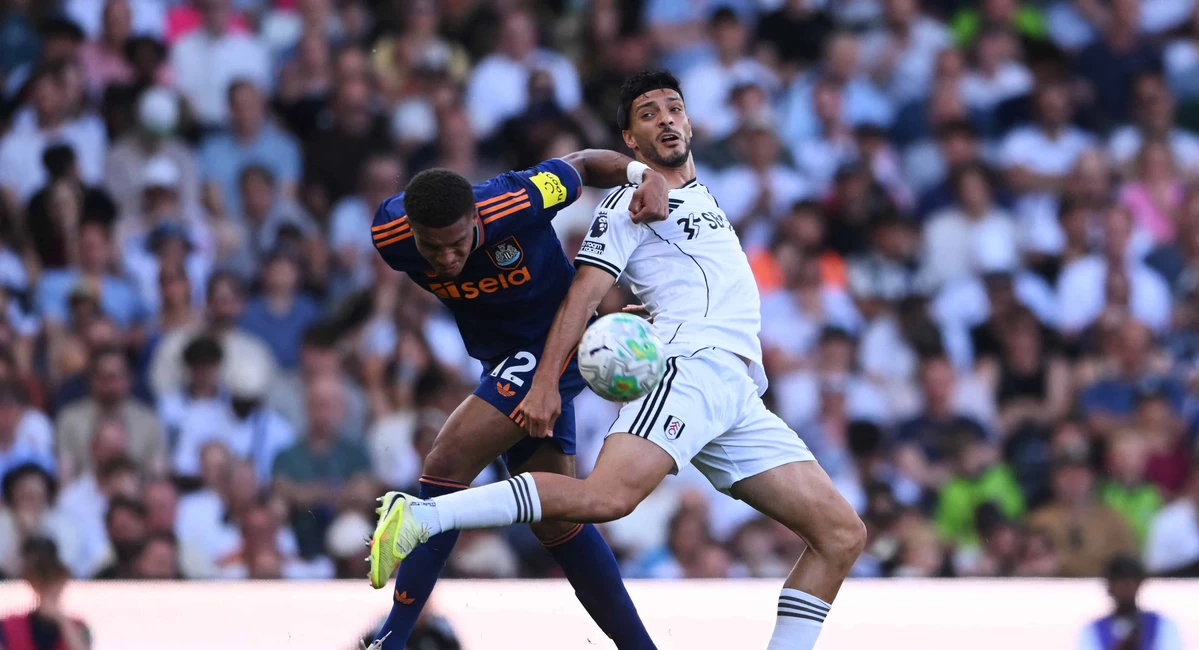 Raúl Jiménez se queda sin equipo a cuatro días del Mundial; Fulham no lo renovará Reuters