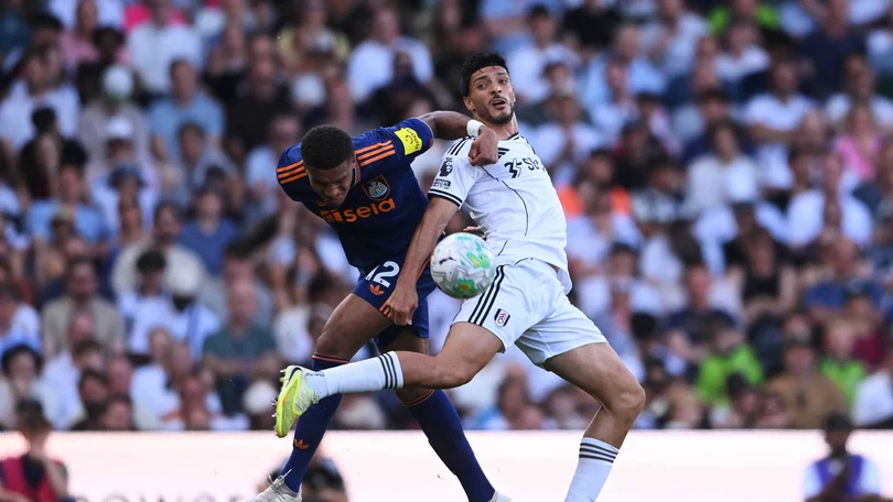 Raúl Jiménez se queda sin equipo a cuatro días del Mundial; Fulham no lo renovará Reuters