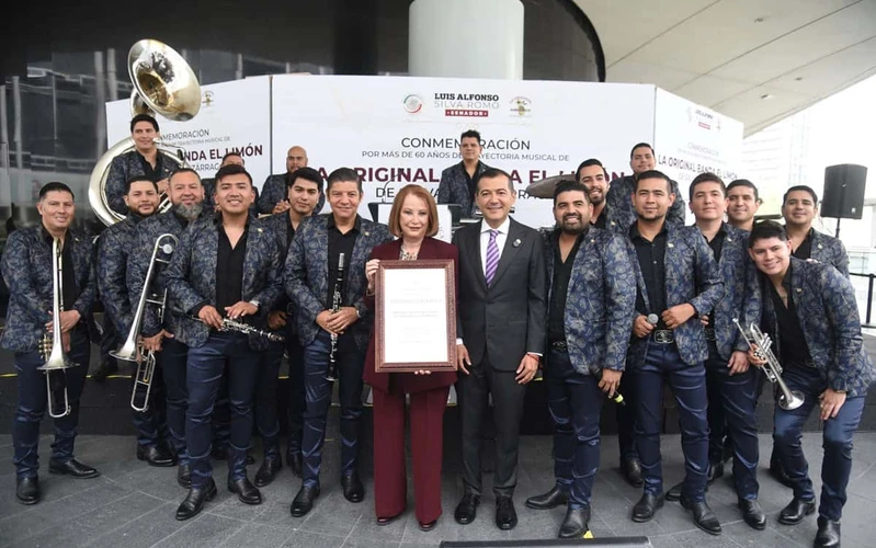 Senado arma festejo con La Original Banda El Limón en medio de la ratificación de Lazzeri