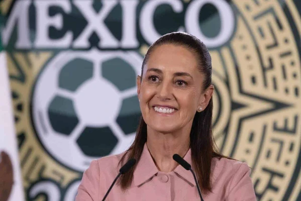 Sheinbaum eval&uacute;a acudir al Z&oacute;calo para ver inauguraci&oacute;n del Mundial
