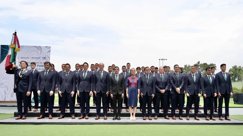 México abre el Mundial ante Sudáfrica con la misión de ganar por primera vez un partido inaugural En días recientes la Selección Mexicana fue abanderada por la presidenta Claudia Sheinbaum. Foto: Selección Mexicana