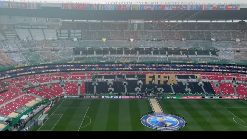 Reaniman a aficionado en el Estadio Azteca previo al inicio del Mundial 2026 Entre la fiesta mundialista, un hombre fue atendido por equipos de emergencia. Foto: Redes Sociales