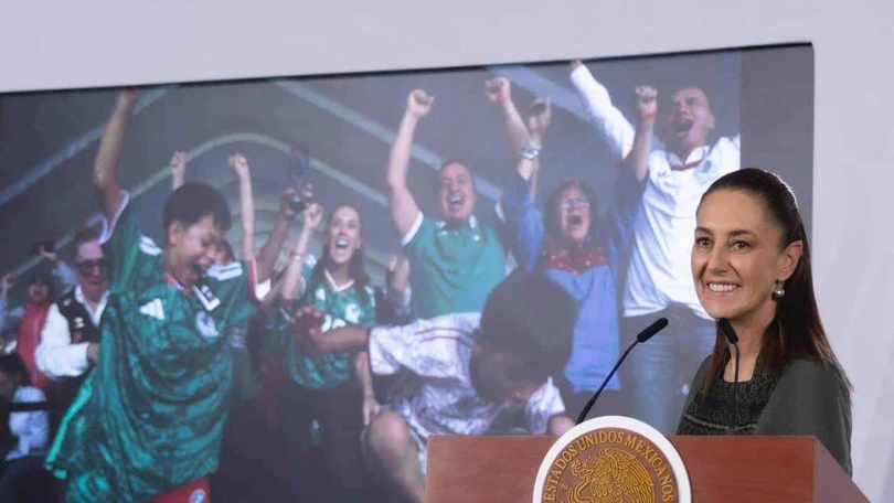 Sheinbaum defiende inasistencia al estadio: "Mejor con el pueblo" Claudia Sheinbaum siguió el partido inaugural del Mundial 2026 junto a aficionados en el Deportivo Hermanos Galeana.