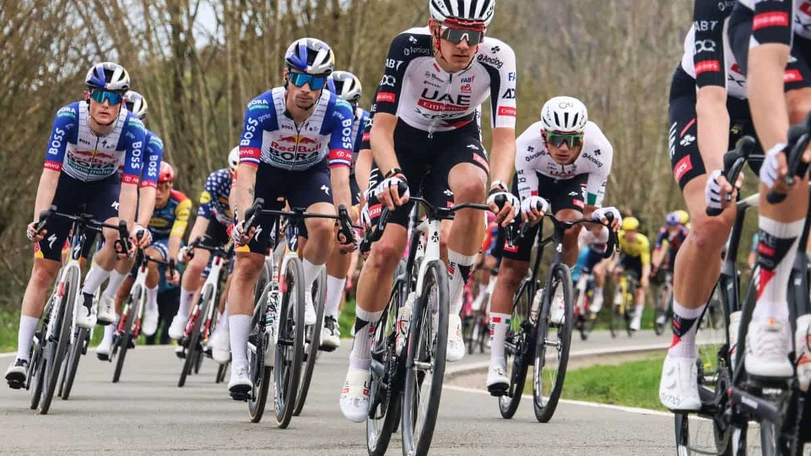 Isaac Del Toro se lleva la victoria en el Tour Auvergne-Rhone-Alpes Foto: Mexsport