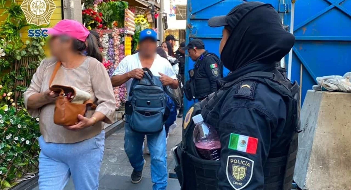 Decomisan droga y celulares en el Fan Fest del Zócalo; cinco personas fueron detenidas por la SSC Foto: SSC-CDMX