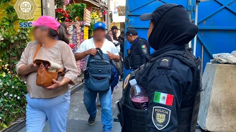 Decomisan droga y celulares en el Fan Fest del Zócalo; cinco personas fueron detenidas por la SSC Foto: SSC-CDMX