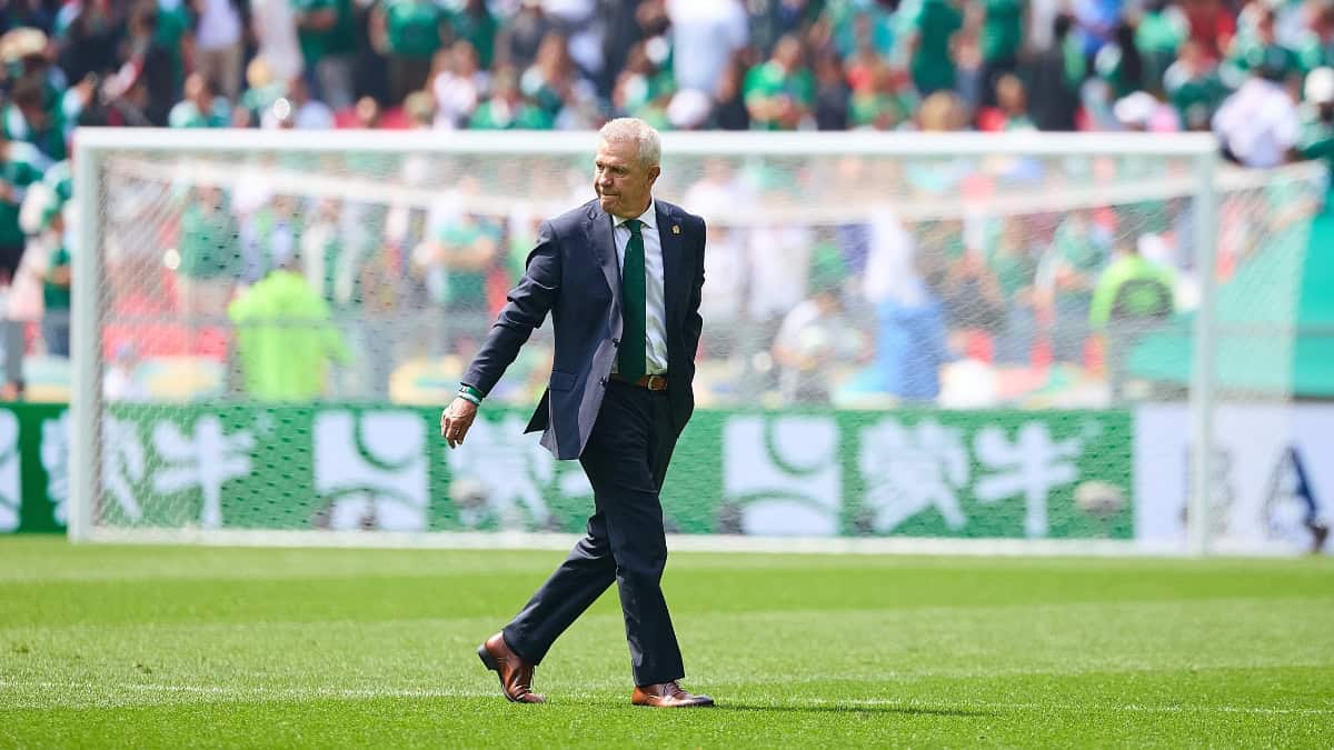 Reto táctico de Javier Aguirre por expulsión de César Montes El Vasco Aguirre ha movido las piezas sobre el tablero. Foto: Mexsport