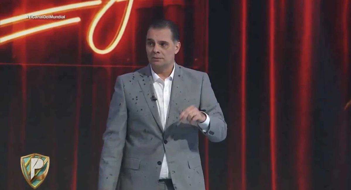 Los orino a todos; la polémica frase de Christian Martinoli contra Televisa Christian Martinoli protagonizó un nuevo episodio de la rivalidad entre TV Azteca y Televisa | FOTO: TV Azteca