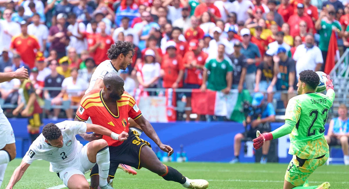 Romelu Lukaku salva a Bélgica de la derrota ante Egipto de Mohamed Salah Foto: Jonathan Duenas MexSport