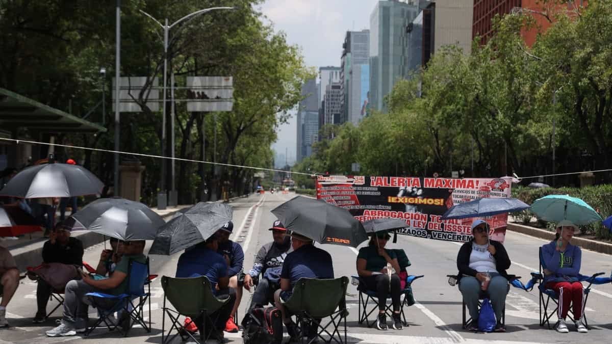 Bloqueos y cierres viales en CDMX por manifestaciones de la CNTE CIERRES VIALES: Reforma, Bucareli e Insurgentes Norte fueron las vialidades afectadas. Foto: Cuartoscuro