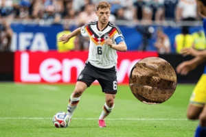 Serpiente sorprende a la Selecci&oacute;n de Alemania en entrenamiento