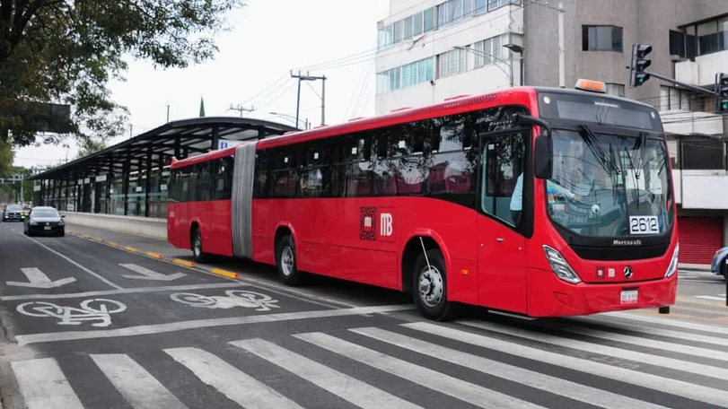 Metrobús extiende horario por partido en el Estadio Azteca Las líneas 1 y 5 del Metrobús extenderán el horario de servicio mañana 16 de junio por partido en Estadio Azteca. Foto: Cuartoscuro
