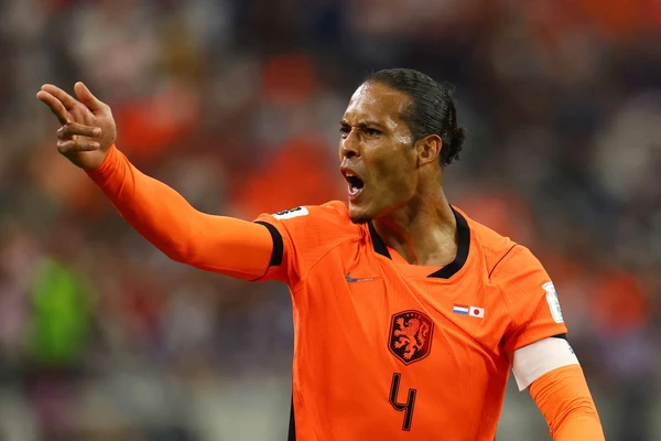 Virgil van Dijk critica las pausas de hidratación de la Copa del Mundo