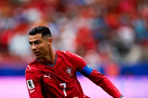 Cabeza levantada y foco en el pr&oacute;ximo juego, dice CR7 tras empate con RD del Congo