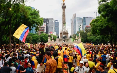 Reforma se pinta de amarillo con banderazo de aficionados colombianos