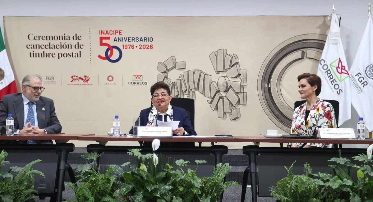La justicia debe medirse por su capacidad para combatir la impunidad: Ernestina Godoy Cancelan FGR y SEPOMEX timbre postal conmemorativo del 50 aniversario del INACIPE