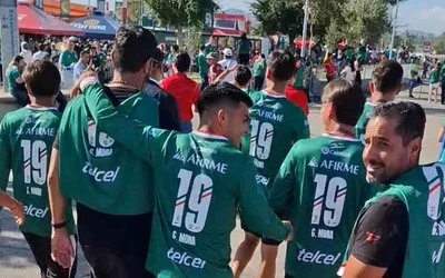 Apoyo total a Gil Mora: Loco Abreu llev&oacute; a todo Xolos para respaldar a la joya mexicana