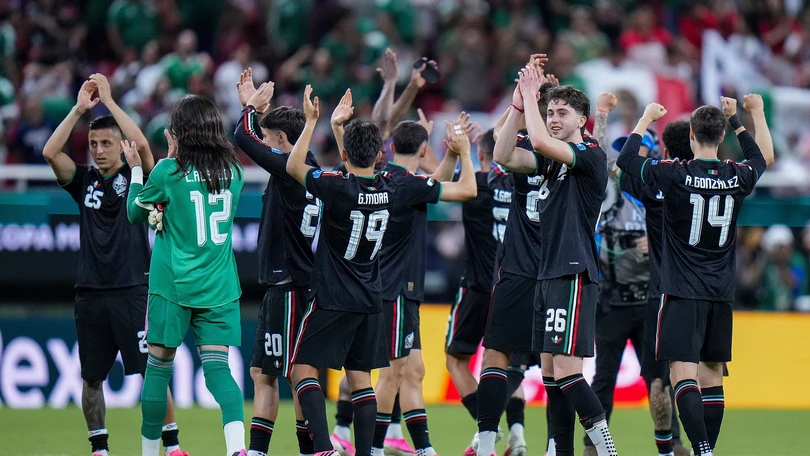 Selección Mexicana volvió de inmediato al CAR y entrenó a puerta cerrada de cara a Chequia Selección Mexicana asegura primer lugar en el Grupo A. Foto: MexSport.